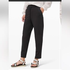 Lulu Lemon women’s Keep Moving 7/8 pants